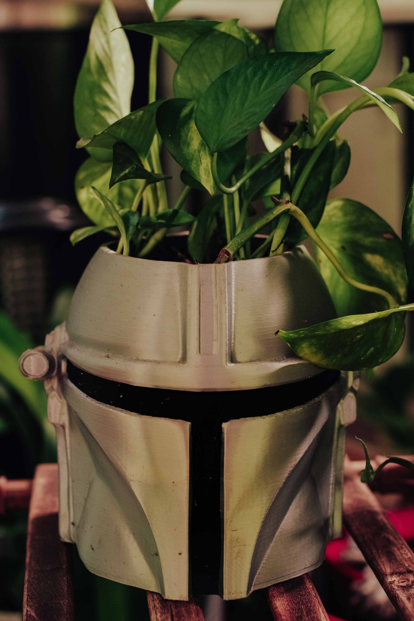 Star Wars Mandalorian Helmet Planter – Nerdy Decor for Gamers, Geeks & Plant Lovers