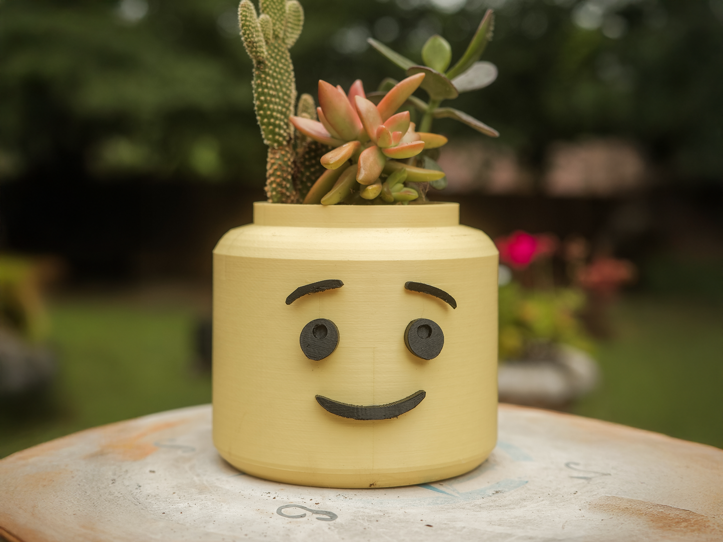 Smiley Lego-Inspired Planter – 3D Printed Pot with Optional Succulent | Fun Decor for Plant Lovers & Kids