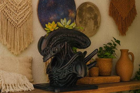XenoBloom Planter – Alien-Inspired Succulent Display